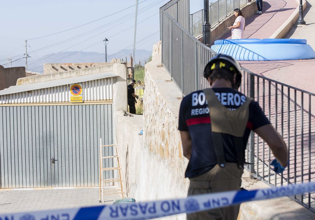 Encuentran muerto a un vecino de Lorca desaparecido encajado en el hueco entre dos casas