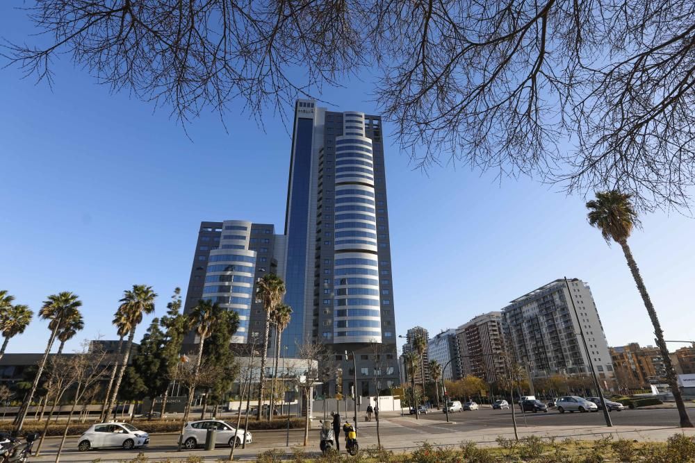 La Torre Hilton, de 117 metros, es el edificio más alto de la ciudad