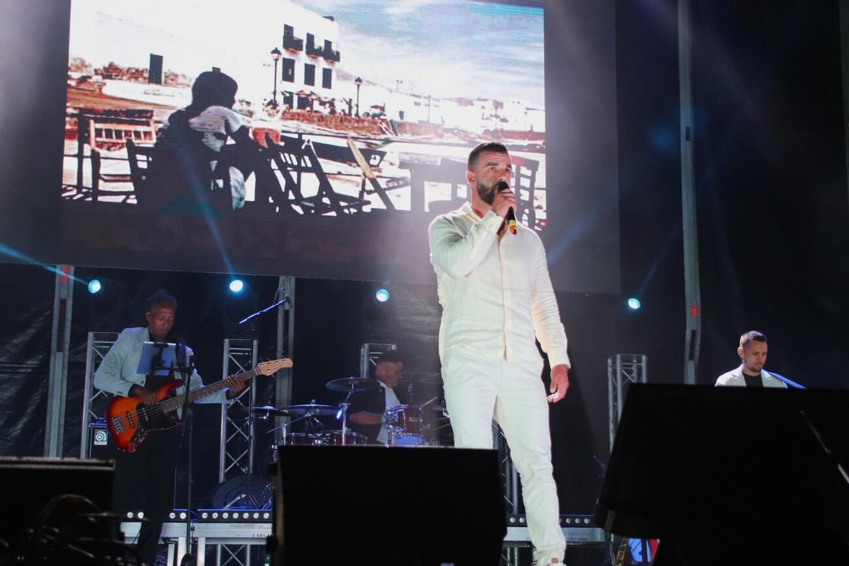 Gala de cantantes del municipio de Yaiza por las fiestas del Carmen en Playa Blanca