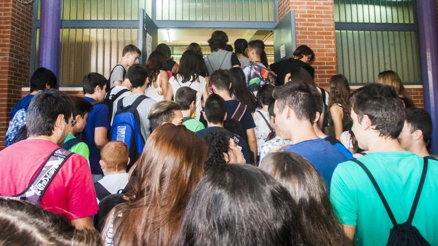 El Consejo Escolar recomienda no prolongar ni clases ni exámenes en julio