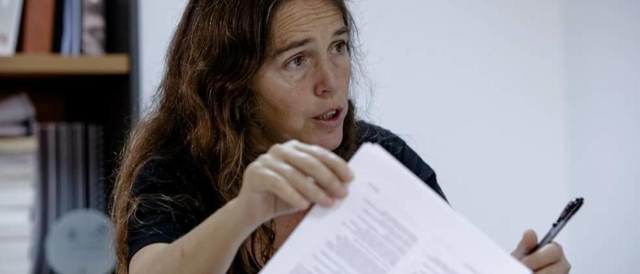 La directora general de Salud Pública, Maria Ramos, responde a las preguntas de este diario en un despacho del Banc de Sang.