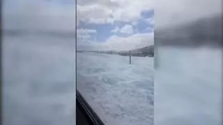 Finaliza la alerta en Lanzarote por olas de hasta seis metros mientras La Graciosa sigue incomunicada