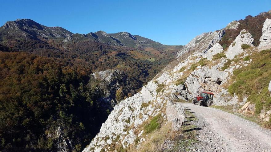 Caso se vuelca con Brañagallones: mejorará las zonas más degradadas de la ruta, arreglará una cabaña y ampliará la visera antialudes