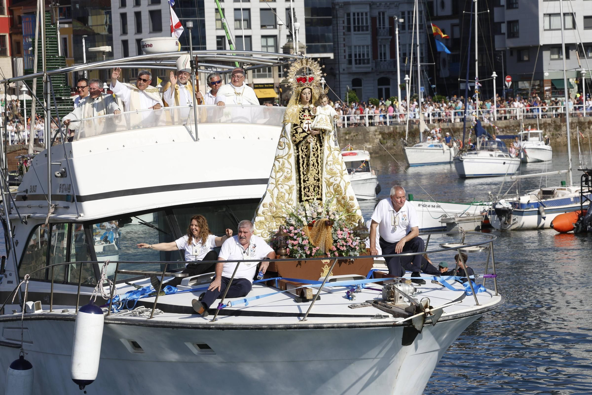 En imágenes: así fue la procesión marinera del Carmen en Gijón