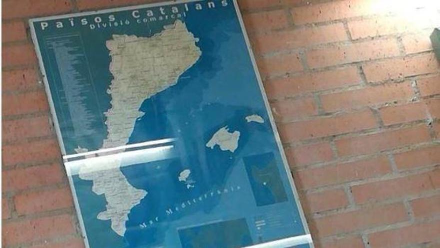 El mapa en el IES Violant de Casalduch de Benicàssim.