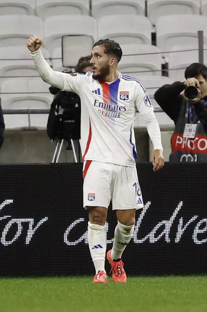 Cherki desplaza a Zubimendi