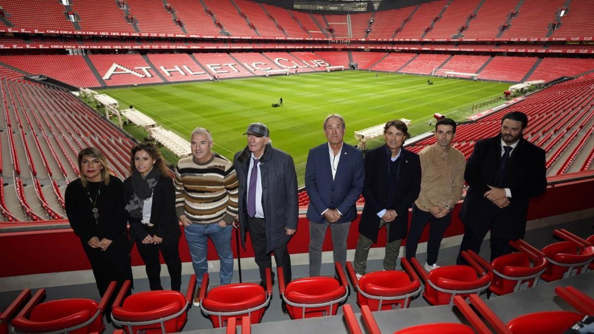 Eli Ibarra, Josu Urrutia, Iribar, Goiko, Julen Guerrero y Markel Susaeta, en la presentación del Athletic 125 Eguna.