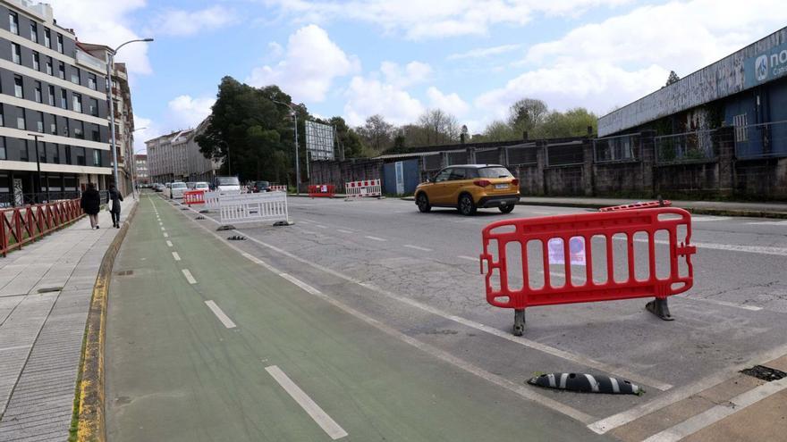 Las obras de Augas de Galicia anulan aparcamientos en un tramo de Rodrigo de Mendoza