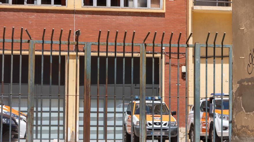 Críticas sindicales a las instalaciones de Séneca que acogen temporalmente a bomberos