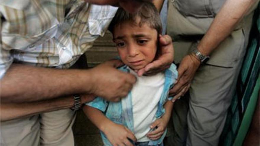 Un año de bloqueo israelí lleva a Gaza al desastre sanitario