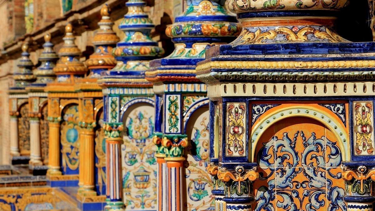 Detalle de la plaza con más encanto de Andalucía