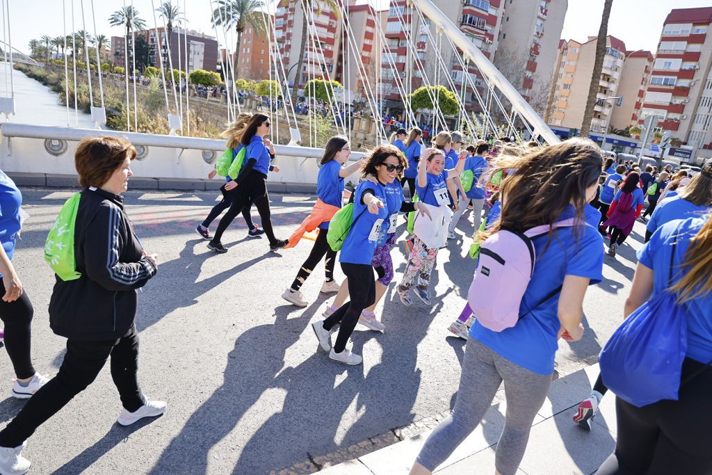 Imágenes del recorrido de la Carrera de la Mujer: avenida Pío Baroja y puente del Reina Sofía (I)