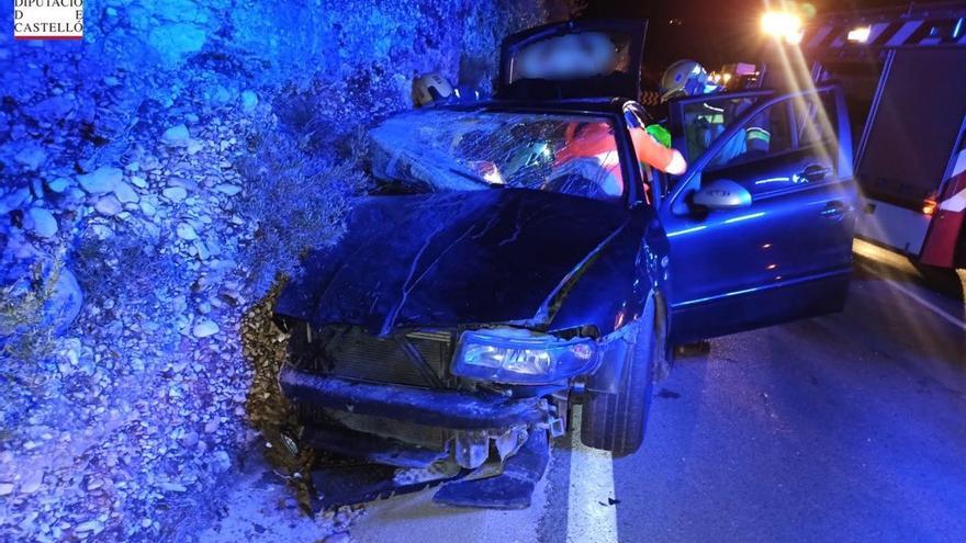 Imagen de la intervención de los bomberos en el accidente de Rossell.