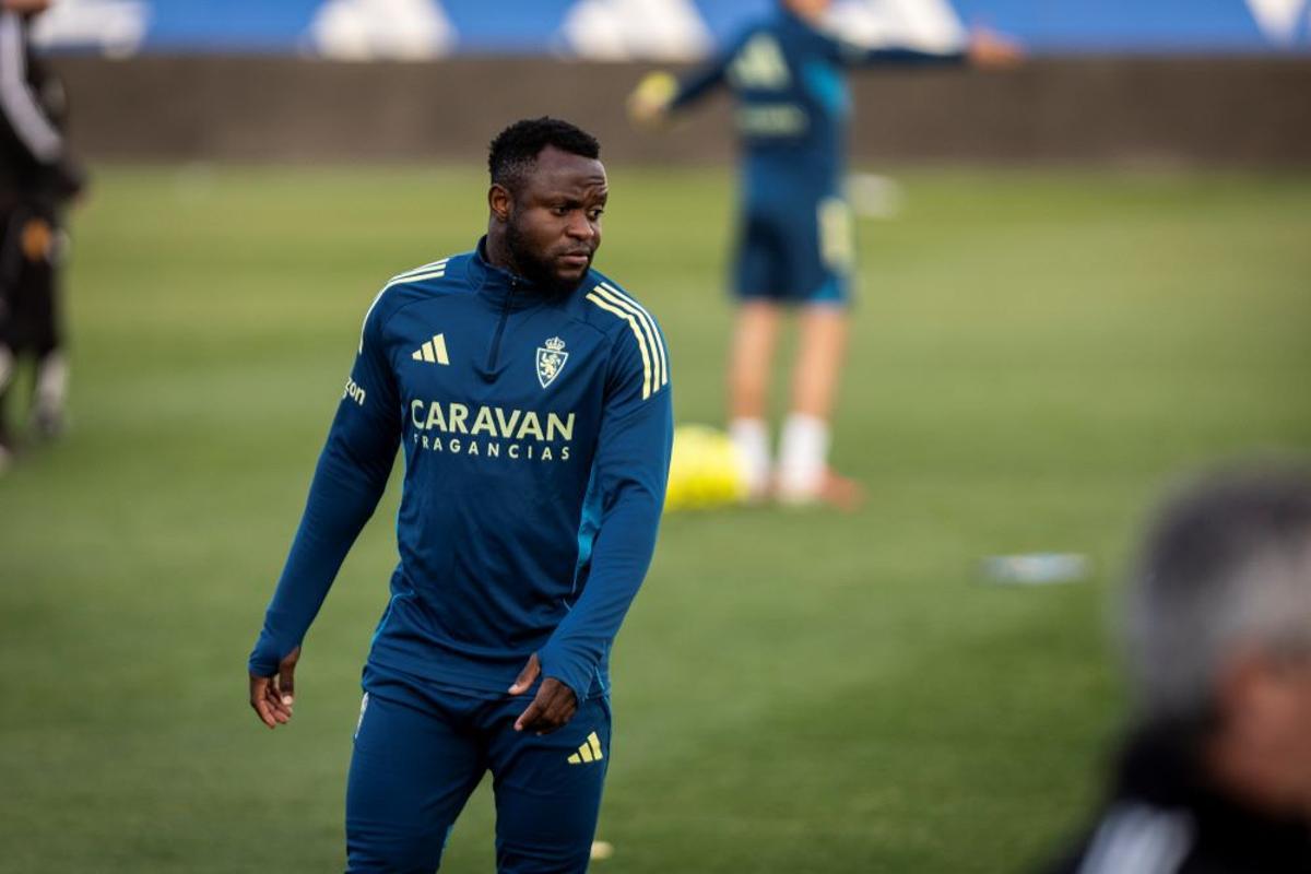 Willy Agada, en un entrenamiento con el Real Zaragoza.