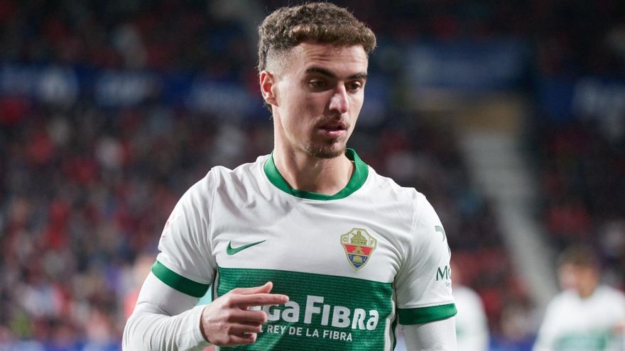 El 1x1 del Osasuna 1-1 Elche: Pedrosa salva al Elche