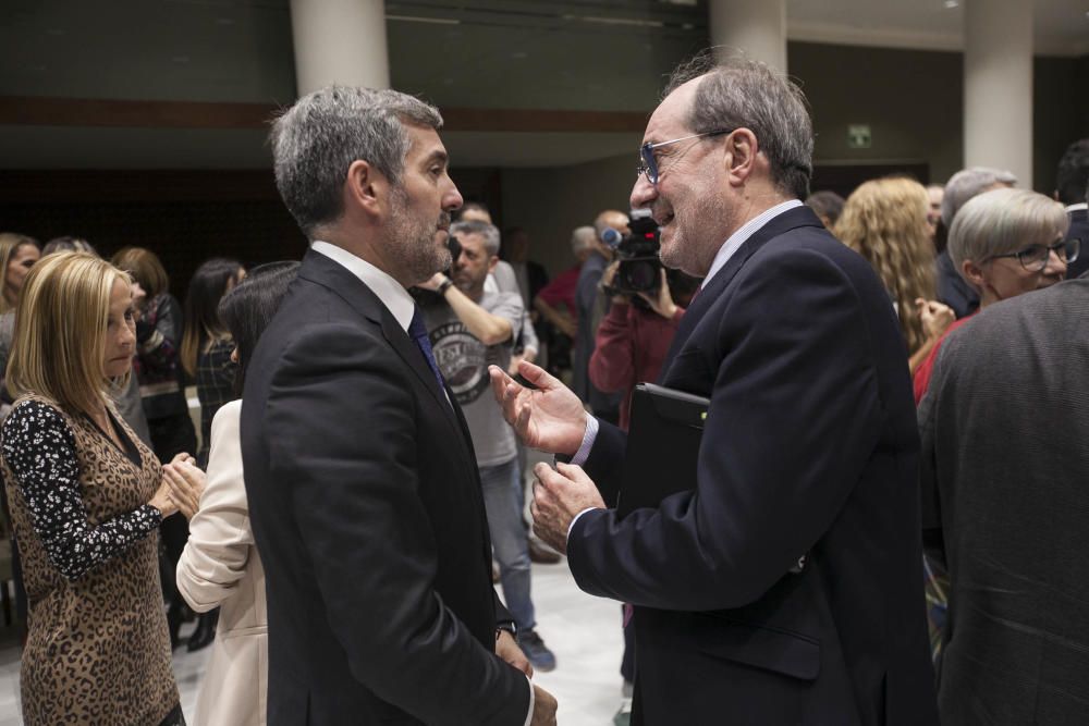 El Parlamento rinde homenaje póstumo al ...