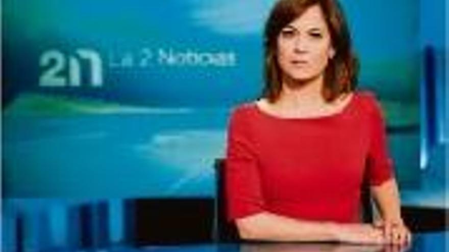 Mara Torres presenta «La 2 Noticias».