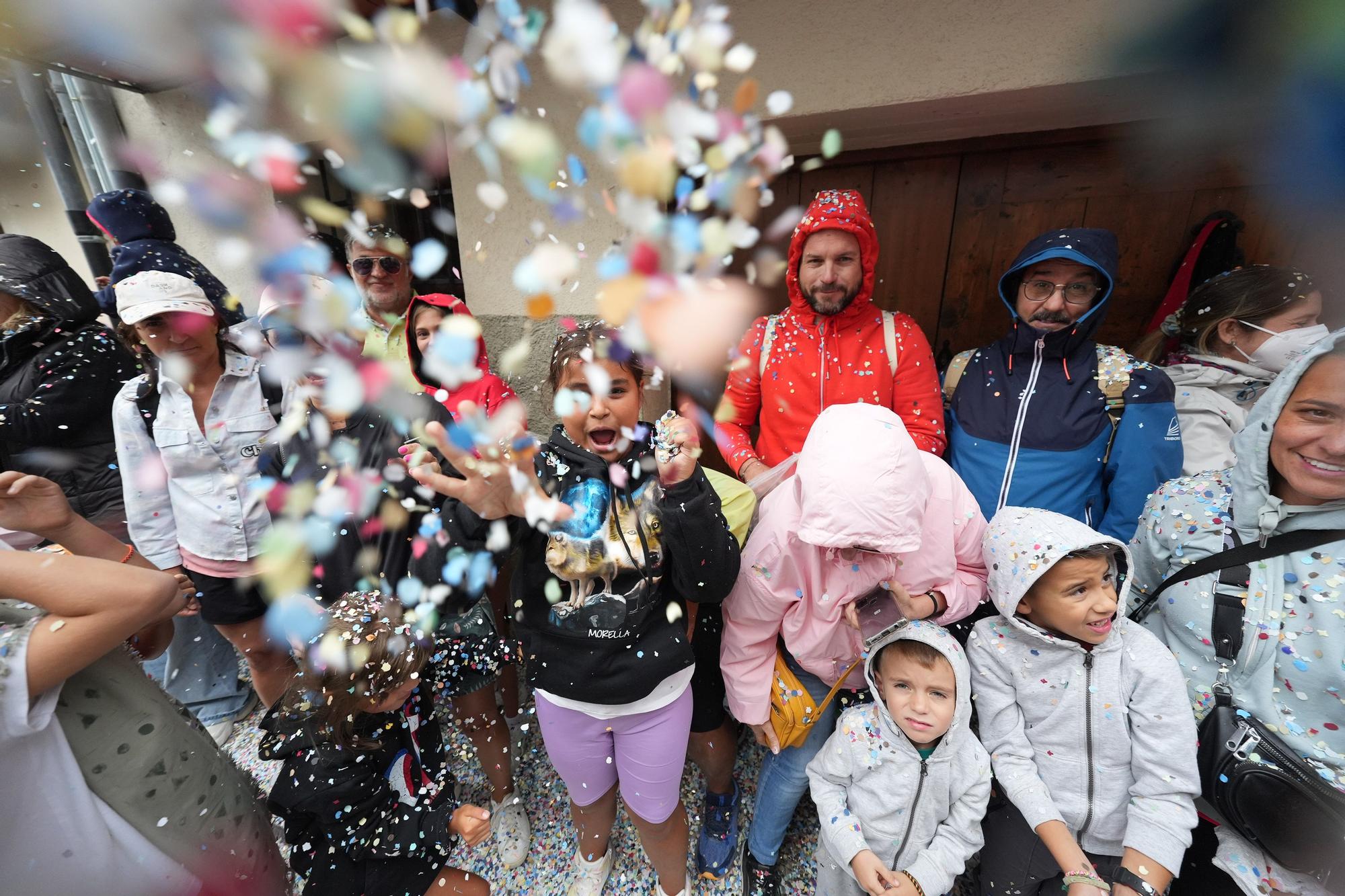 Búscate en el desfile de carrozas y disfraces de l'Anunci de Morella