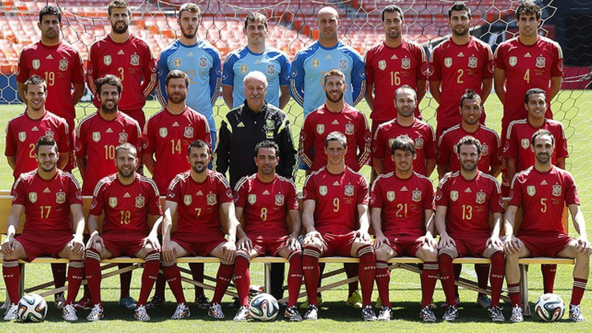 Vicente del Bosque, con los 23 jugadores que disputarán el Mundial de Brasil