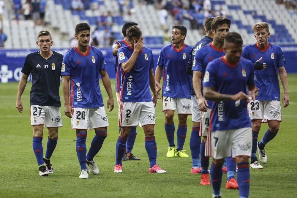 El partido entre el Real Oviedo y el Rayo Vallecano, en imágenes