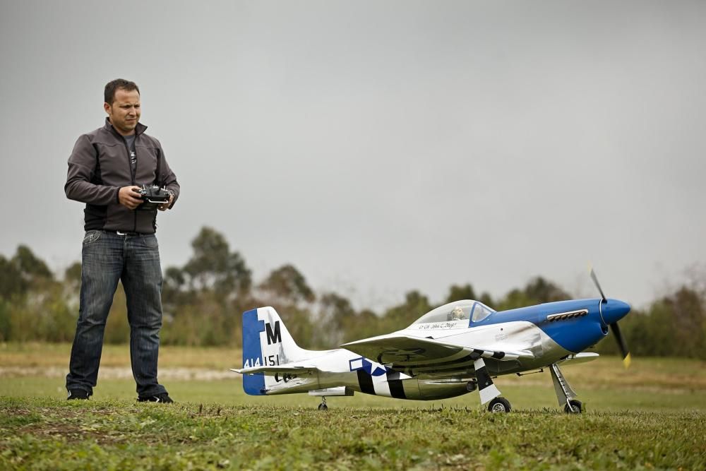 Inauguración de la pista de aeromodelismo del monte Pica Corros, Cenero