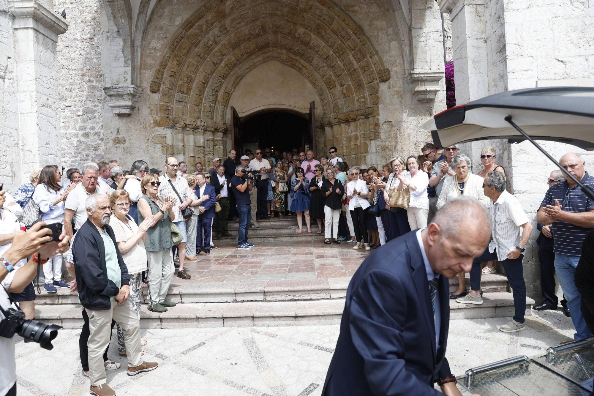 Las imágenes del funeral de Antonio Trevín en la basílica de Llanes.
