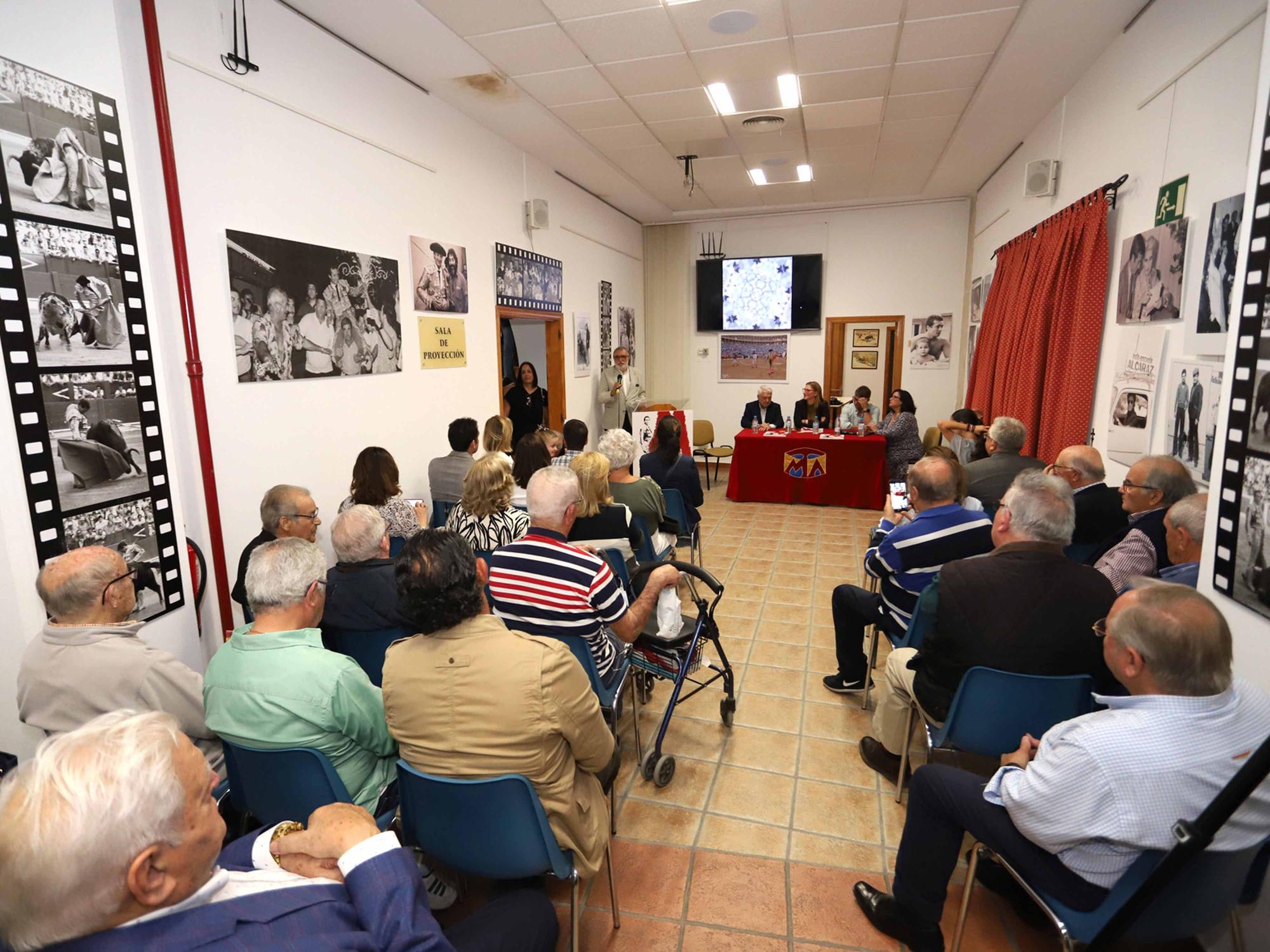 Presentación del libro "Esencia Mediterránea" dedicado al torero Manzanares en el Museo Taurino de Alicante