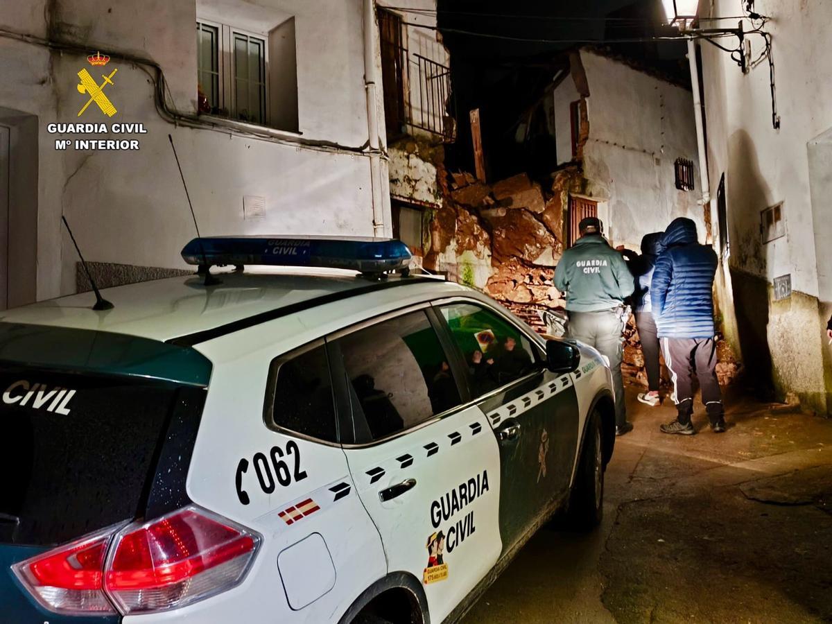 Efectivos de la Guardia Civil en el lugar del suceso.