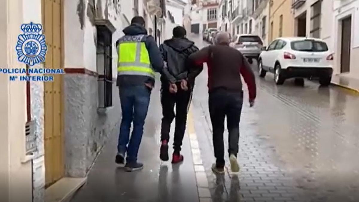 Liberada una mujer en Sevilla antes de ser obligada a prostituirse por su pareja sentimental