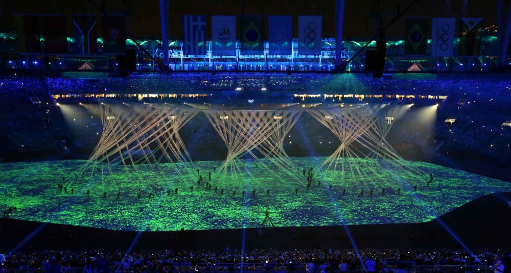 La ceremonia de inauguración de las Olimpiadas recreó el Brasil indígena, las diferentes culturas y las grandes urbes.