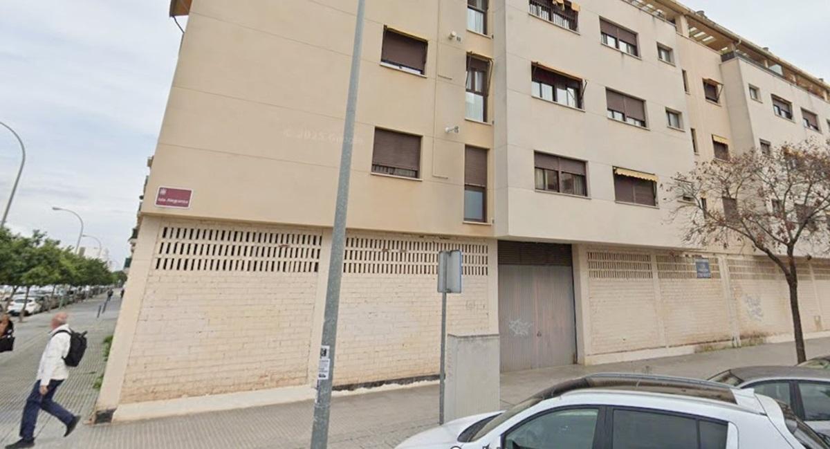 Los bajos del número 19 de la calle Isla Gomera se transformarán para acoger hasta 29 viviendas de protección oficial.