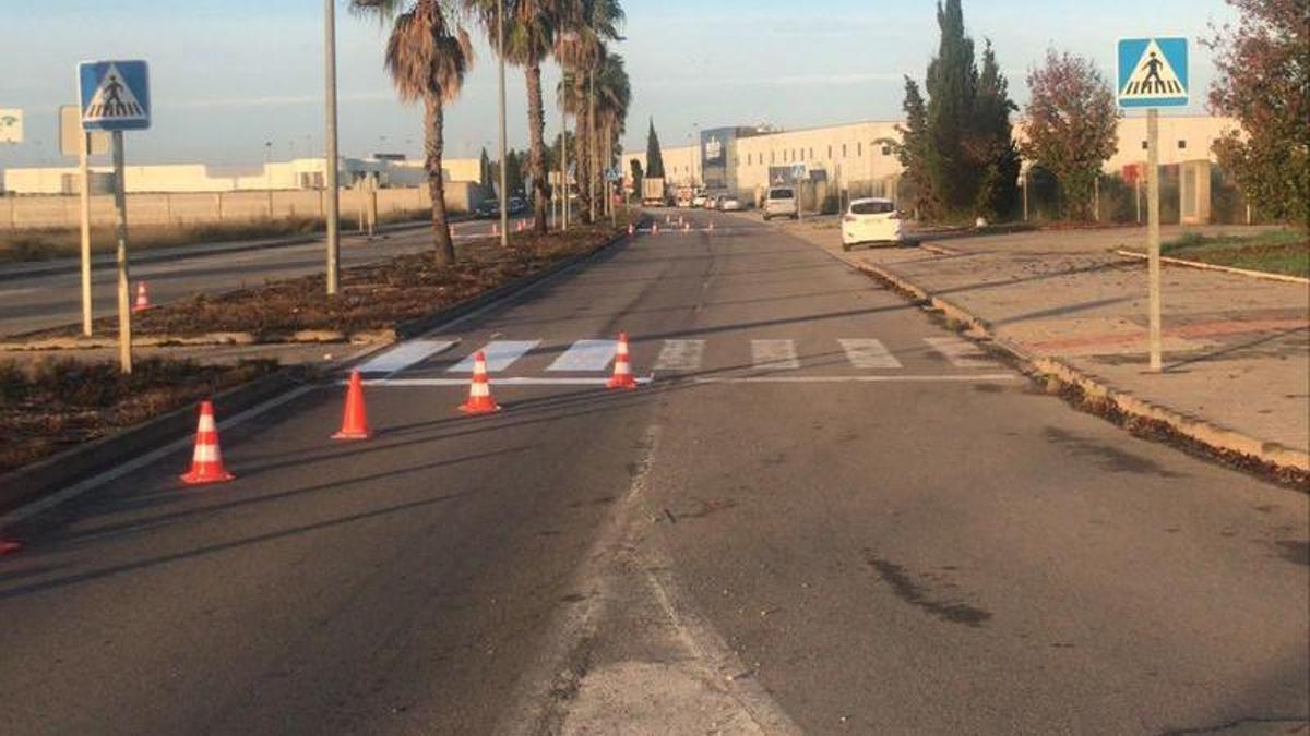 Treballs de pintura en el polígon industrial el Pla.