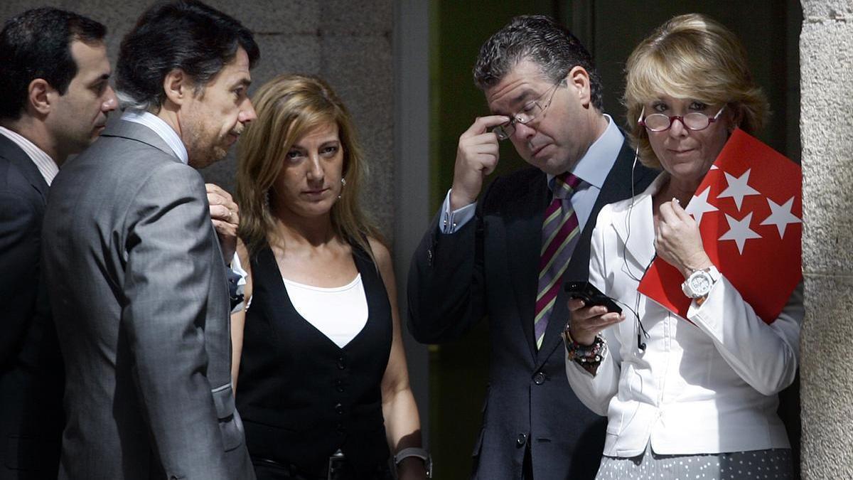 Salvador Victoria, Ignacio González, Isabel Gallego, Francisco Granados y Esperanza Aguirre en una imagen de 2008.