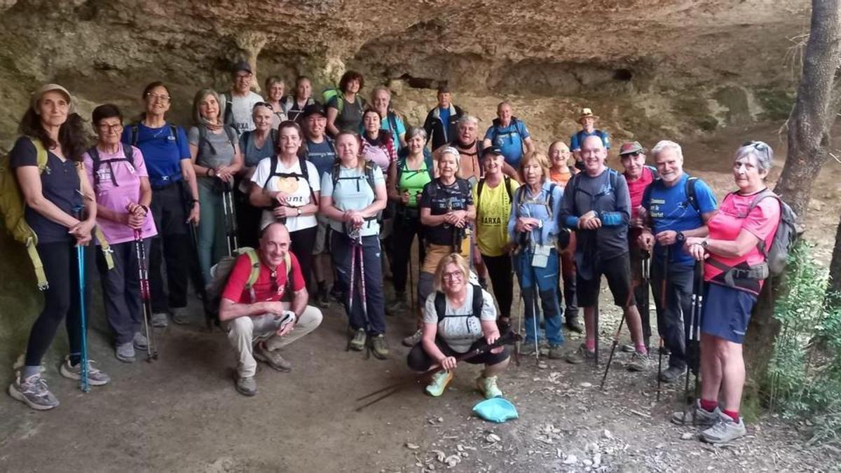 Una fotografia de grup a la Balma de Can Soteras