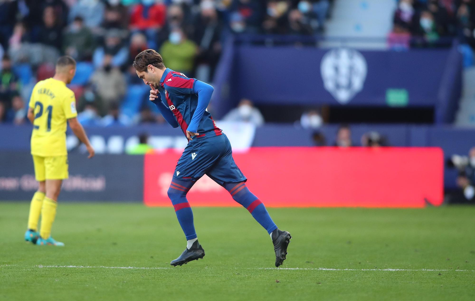 Las imágenes de la victoria del Levante frente al Villarreal en el Ciutat de València