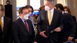 Mathias Cormann, nuevo secretario general de la OCDE, junto al ministro de Asuntos Exteriores, José Manuel Albares.