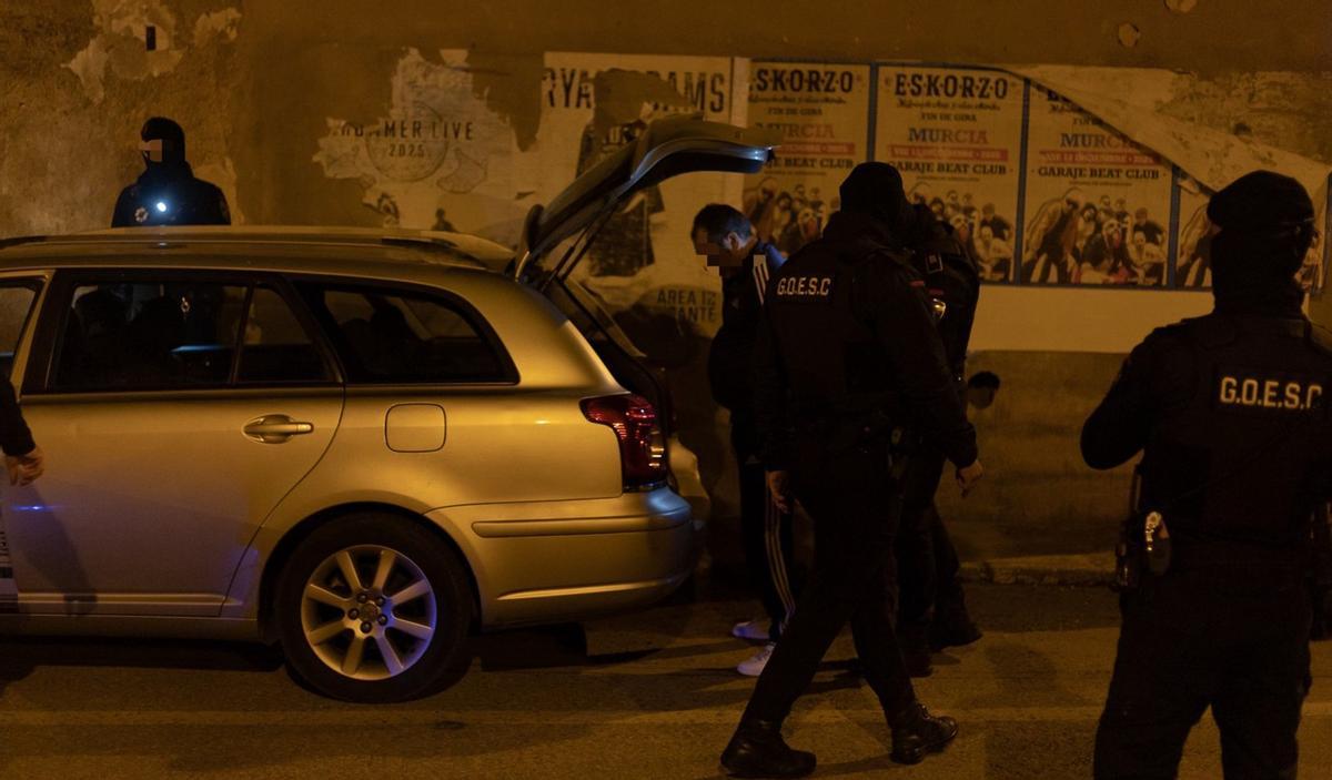 Control de un vehículo en el operativo del grupo de Seguridad Ciudadana en El Algar