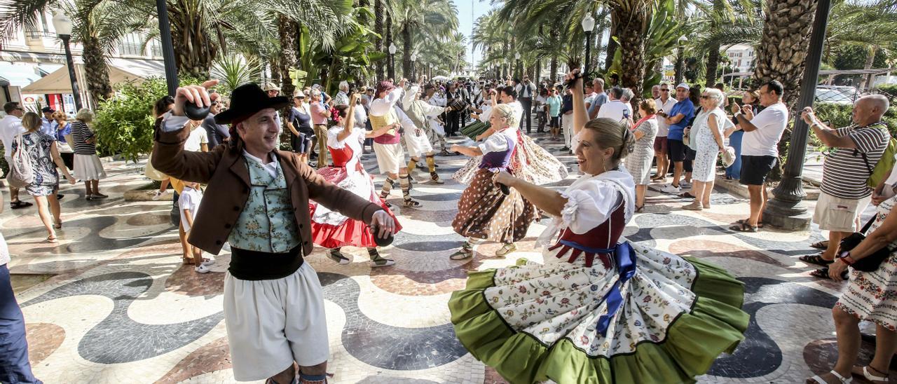 Danzas el 9 d&#039;Octubre de 2019 en la Explanada de Alicante