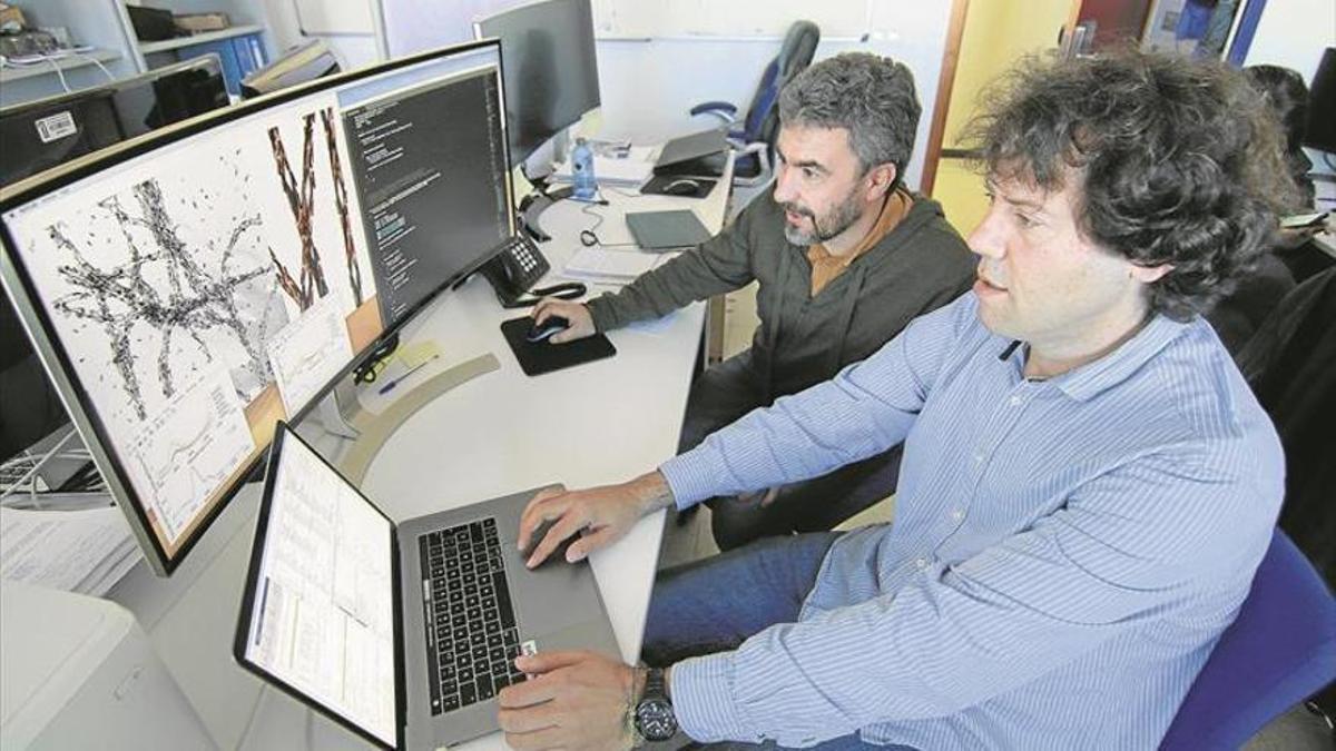 Profesionales de la Politécnica de Cáceres trabajan en proyectos de vanguardia en telecomunicaciones marítimas.