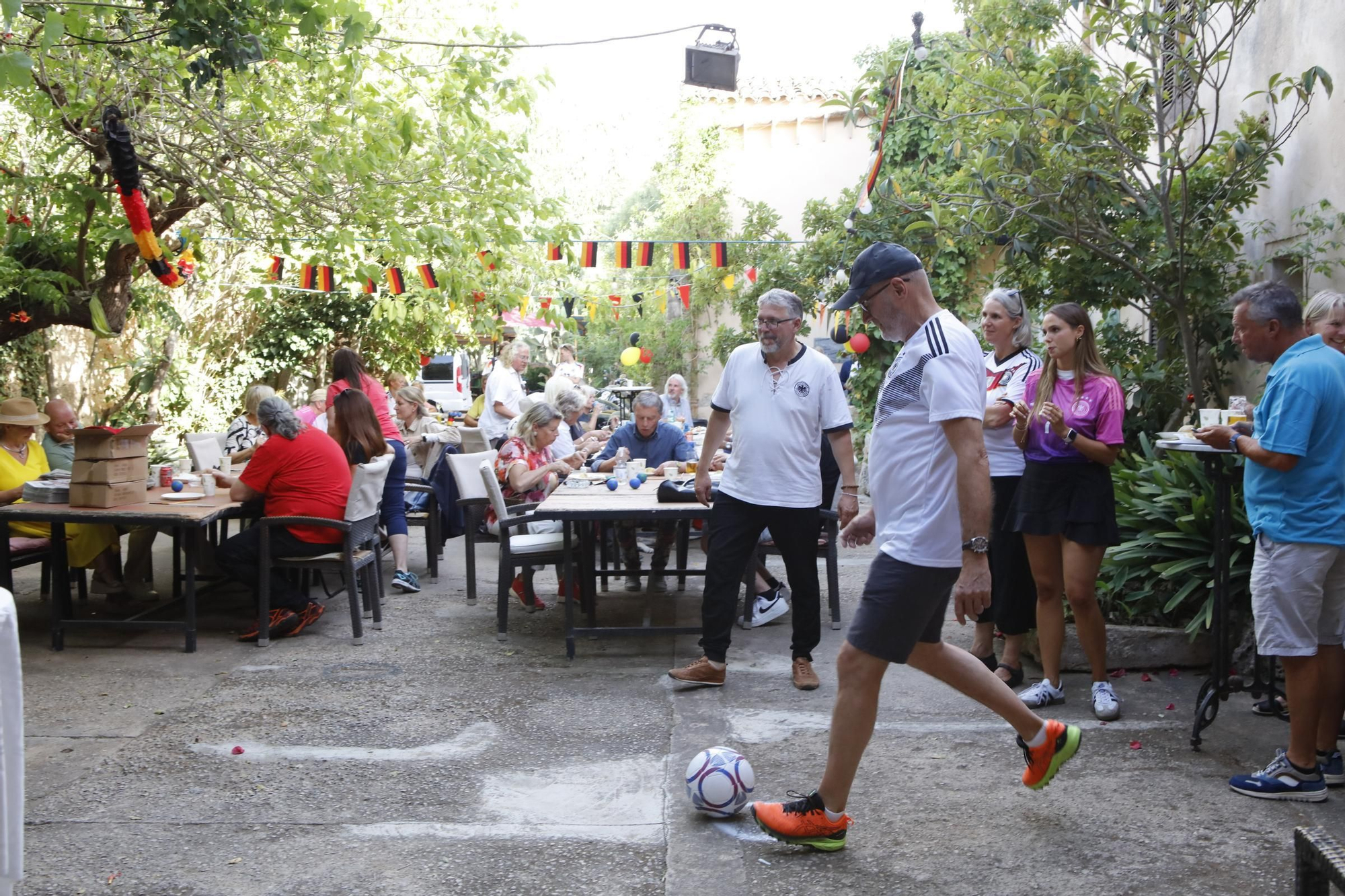 So feierte die deutsche Community auf Mallorca auf der Kulturfinca die EM-Eröffnung