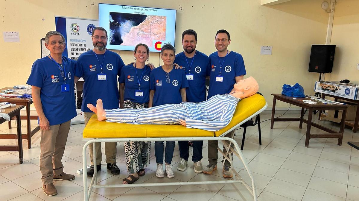 El equipo de médicos españoles cooperantes en Mali.