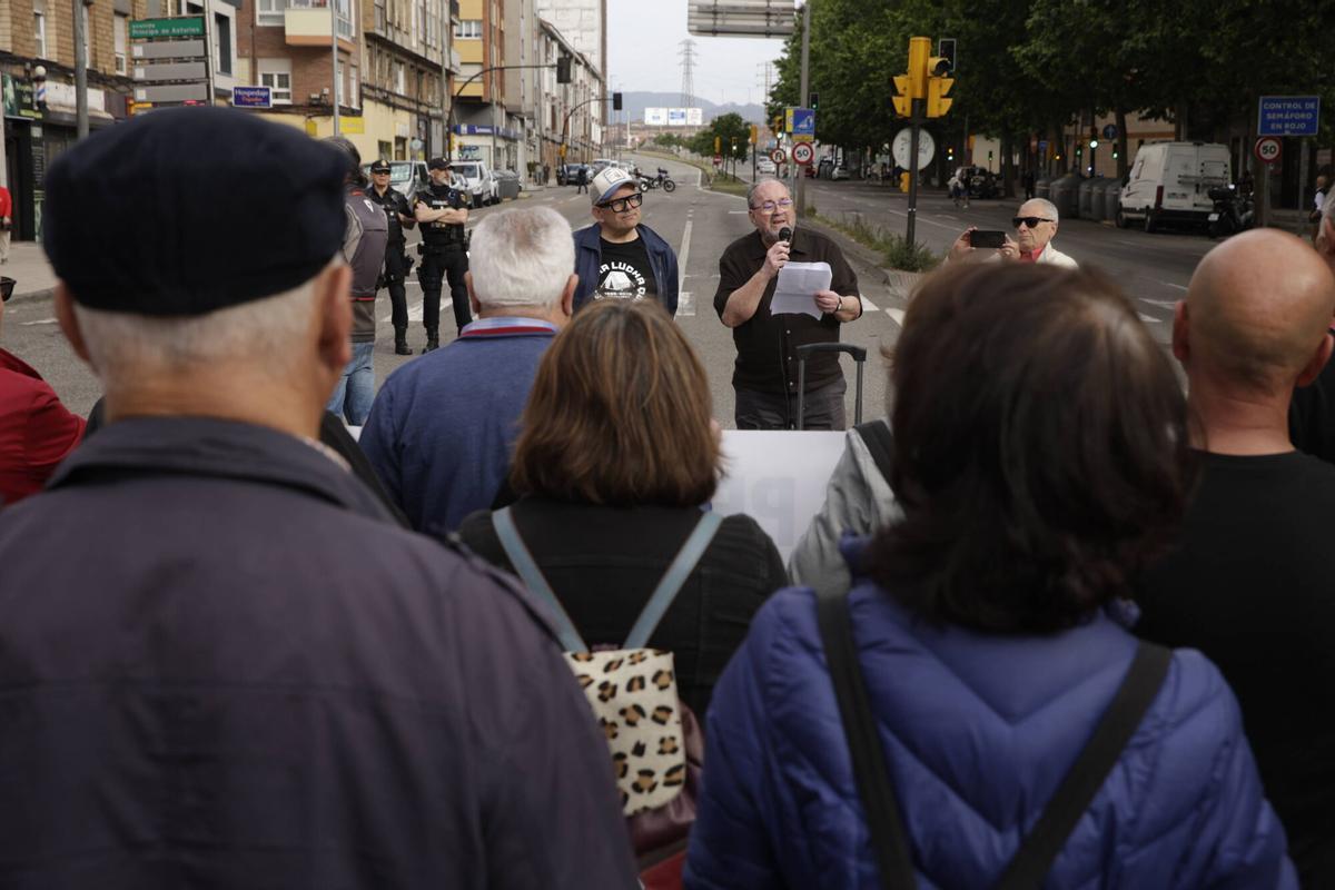 En imágenes: La Calzada vuelve a la carga por los accesos a El Musel