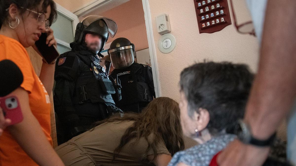El relator de la ONU para Vivienda reprocha a la jueza no haber suspendido el desahucio de Maricarmen