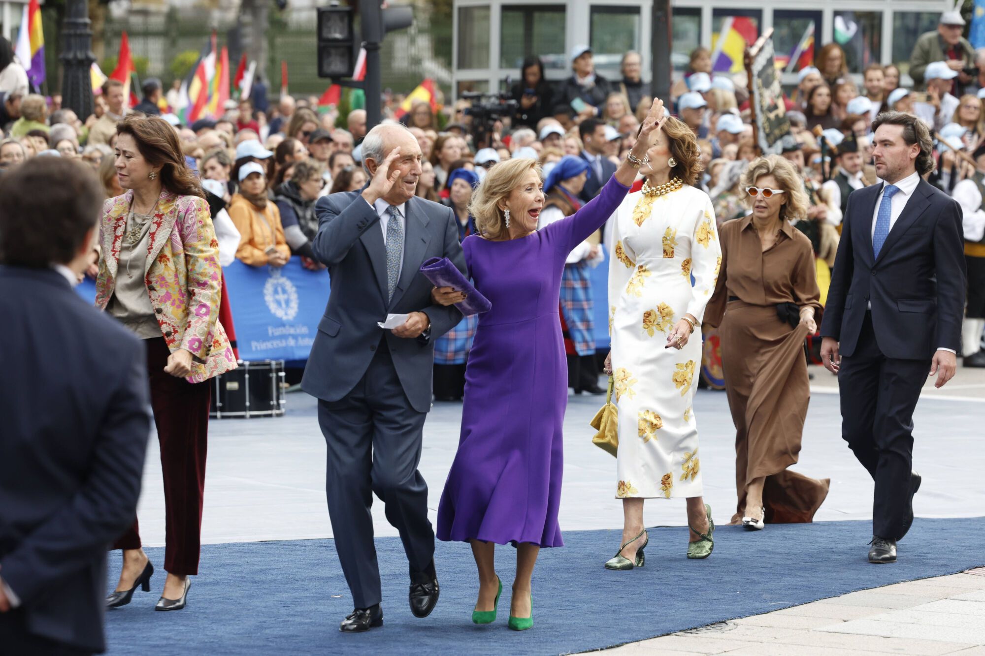  Así fue la llegada de los invitados a los premios "Princesa de Asturias" y su paso por la alfombra azul