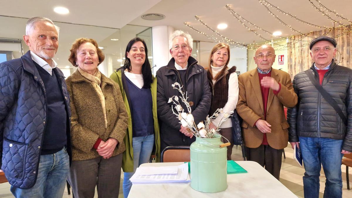 Miembros del jurado de la X edición del Concurso de Relatos Cortos de la Semana Santa de Candás.