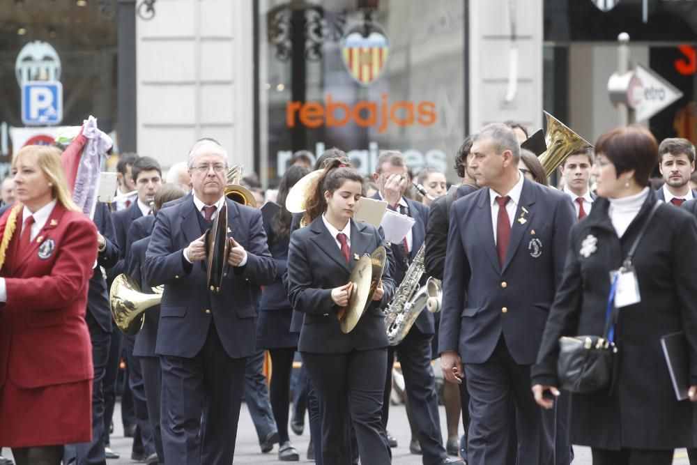 Entrada de bandas de música en el centro de Valencia