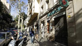 Barcelona busca farmacias y tiendas de barrio que quieran ser refugio climático