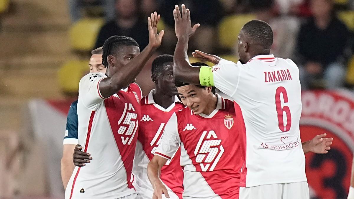 Los jugadores del Mónaco celebran uno de los goles contra el Estrella Roja