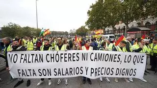 Los transportistas amenazan al Gobierno con unas "Navidades muy oscuras si no se cumple la ley"