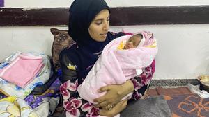 Dos madres mueren en Gaza cada hora por la guerra, denuncia ONU Mujeres